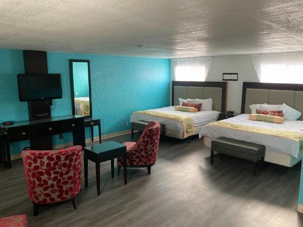 Nampa Inn & Suites image 13